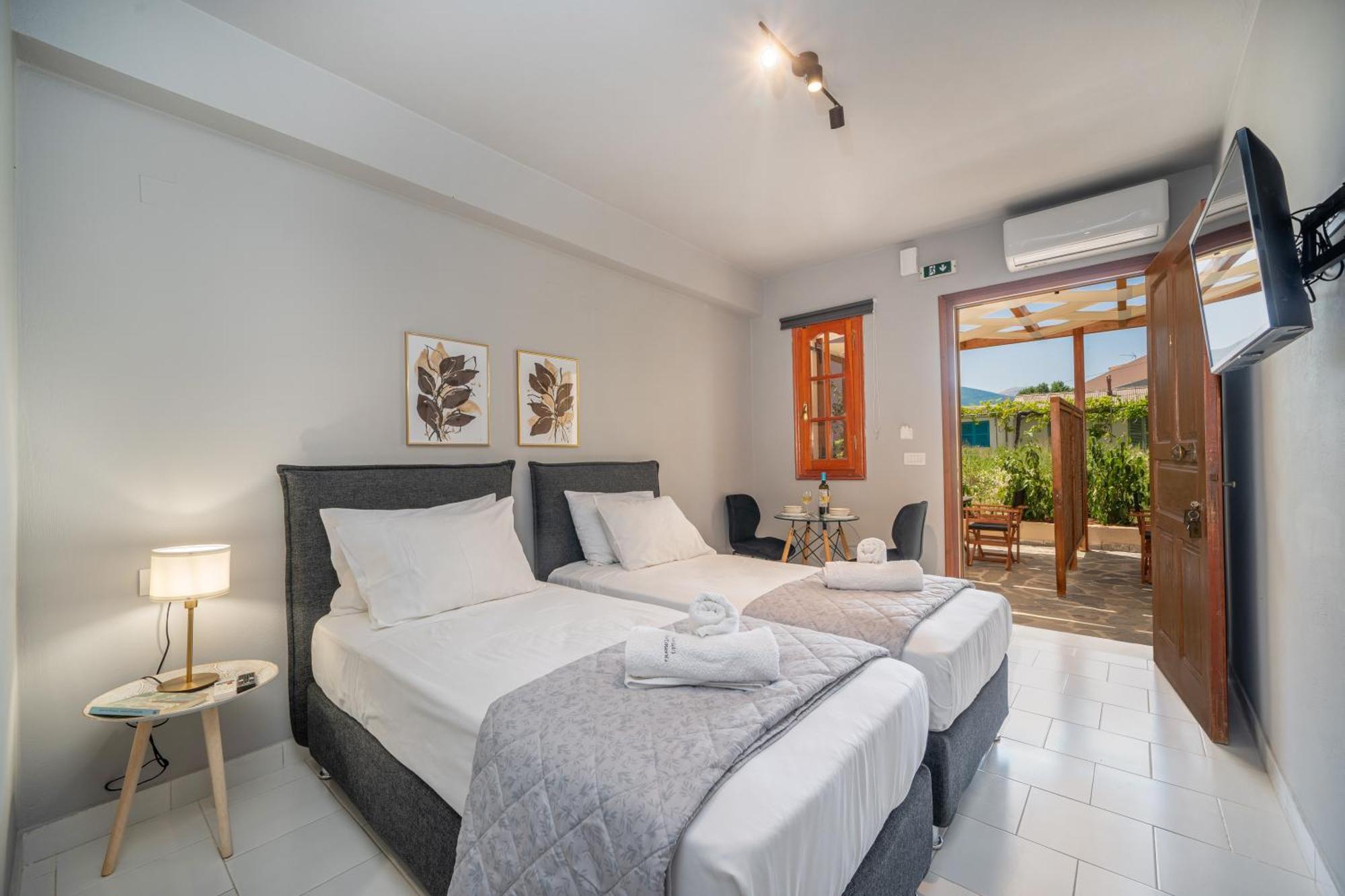 Mary'S Studios & Apartment Самі Екстер'єр фото